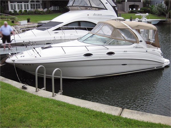 2004 SEA RAY  yacht for sale