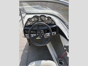 2011 BAYLINER  - photo 7