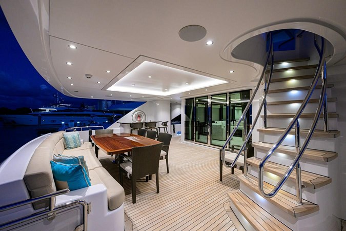 2018 WESTPORT Raised Pilothouse 
