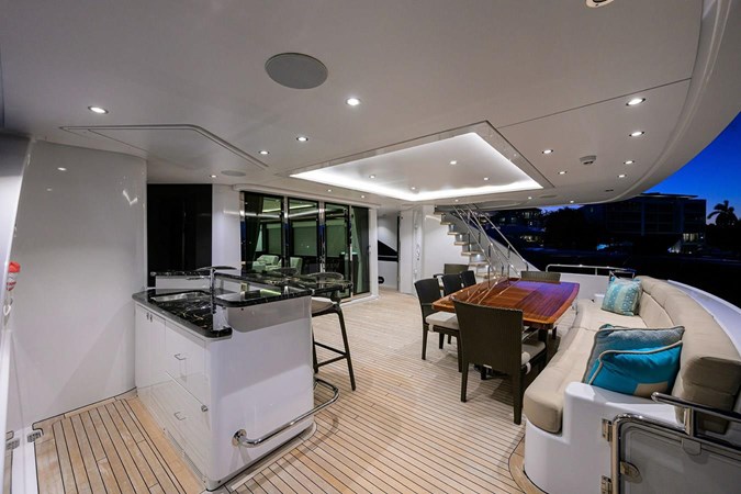 2018 WESTPORT Raised Pilothouse 