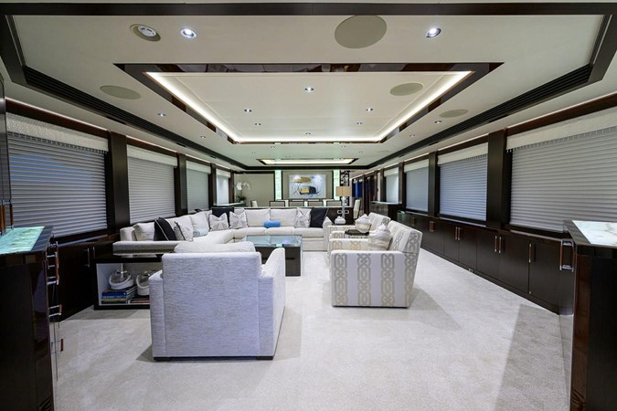 2018 WESTPORT Raised Pilothouse 