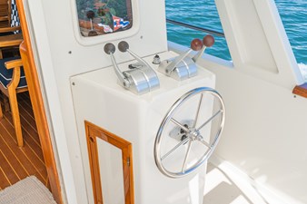 1999 OFFSHORE YACHTS 48 Sedan - photo 15