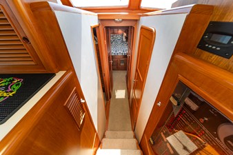 1999 OFFSHORE YACHTS 48 Sedan - photo 22