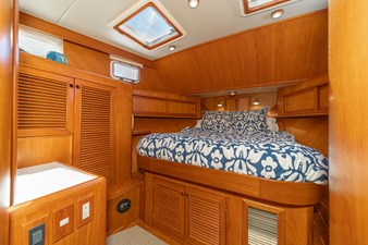1999 OFFSHORE YACHTS 48 Sedan - photo 23