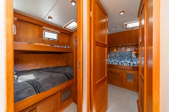 1999 OFFSHORE YACHTS 48 Sedan - photo 26