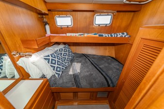 1999 OFFSHORE YACHTS 48 Sedan - photo 27