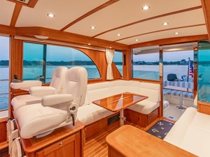 2023 SABRE YACHTS 45 Salon Express - photo 15
