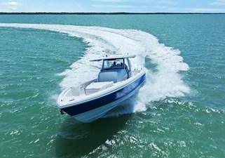 2022 INTREPID 427 Nomad FE - photo 2
