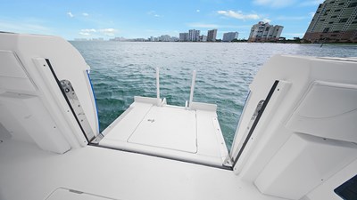 2022 INTREPID 427 Nomad FE - photo 13