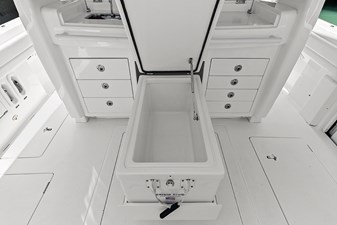 2022 INTREPID 427 Nomad FE - photo 21