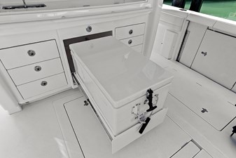 2022 INTREPID 427 Nomad FE - photo 22