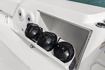 2022 INTREPID 427 Nomad FE - photo 27