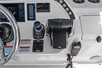 2022 INTREPID 427 Nomad FE - photo 33