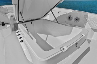 2022 INTREPID 427 Nomad FE - photo 47