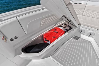 2022 INTREPID 427 Nomad FE - photo 50