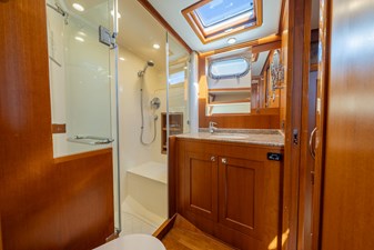 2014 GRAND BANKS MARINE 50 Eastbay SX - photo 30