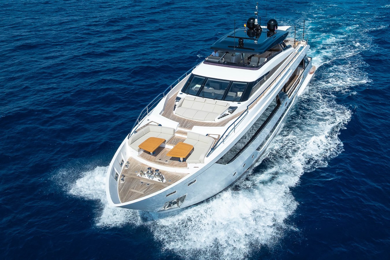 2025 FERRETTI YACHTS 1000 — photograph 5