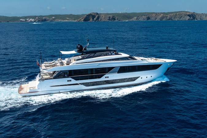 2025 FERRETTI YACHTS 1000