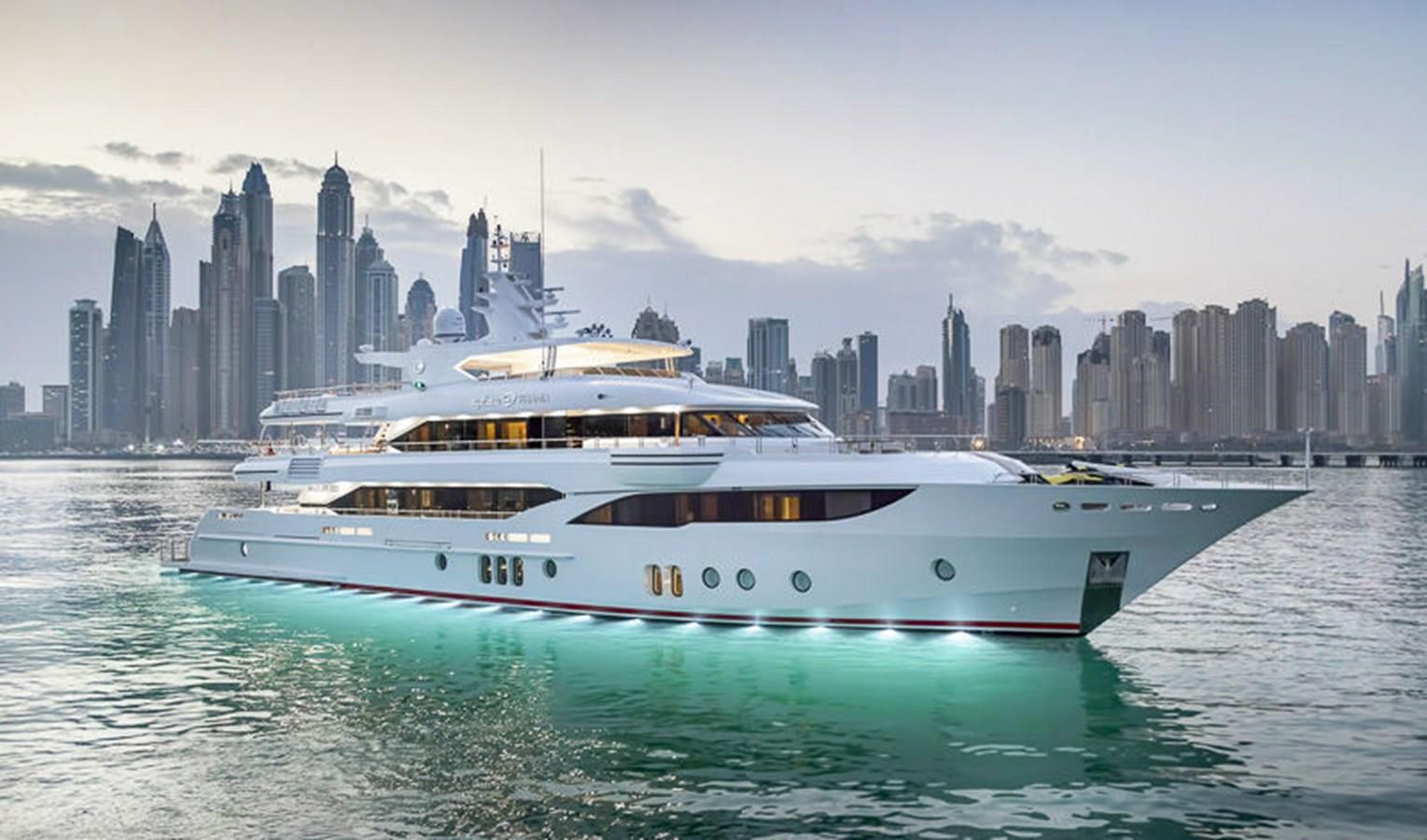 ATLANTIS - Photo