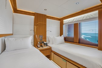 2017 MAJESTIC YACHTS  - photo 9