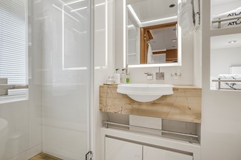 2017 MAJESTIC YACHTS  - photo 10