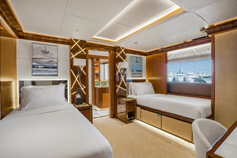 2017 MAJESTIC YACHTS  - photo 11