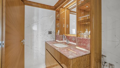 2017 MAJESTIC YACHTS  - photo 16