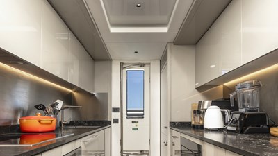 2023 SUNSEEKER 90 OCEAN - photo 19