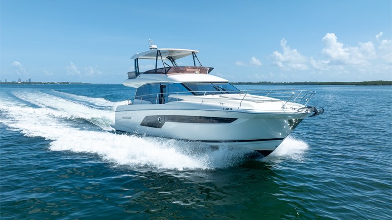 2020 PRESTIGE YACHTS 520