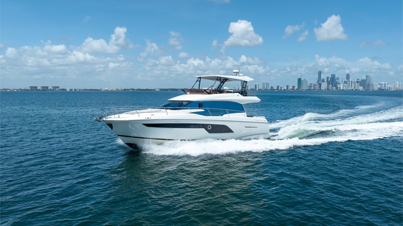 2020 PRESTIGE YACHTS 520