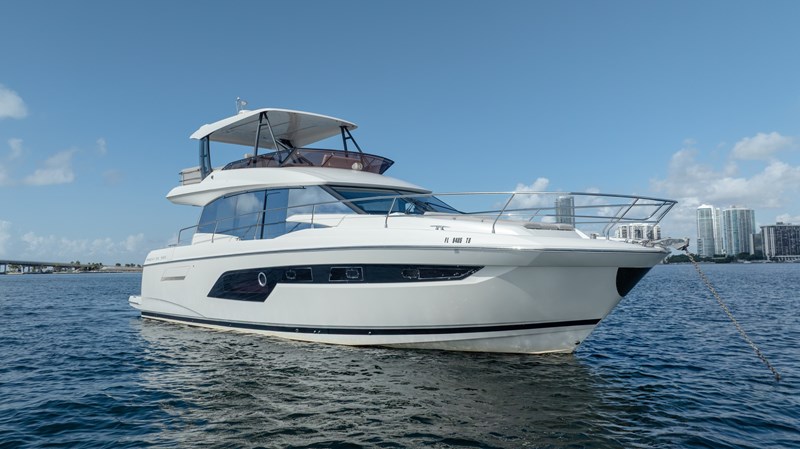 2020 PRESTIGE YACHTS 520