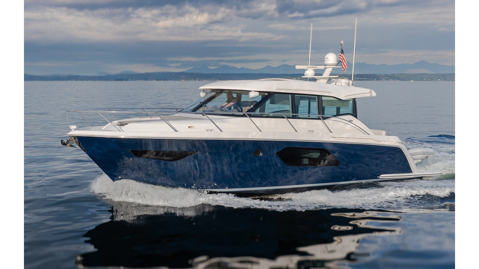 TIARA C49 COUPE - Photo