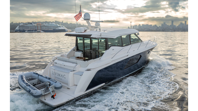 2019 TIARA YACHTS C49 Coupe