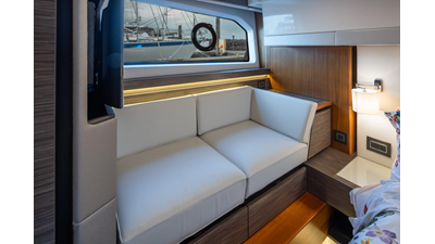 2019 TIARA YACHTS C49 Coupe - photo 31
