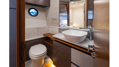 2019 TIARA YACHTS C49 Coupe - photo 34