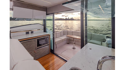 2019 TIARA YACHTS C49 Coupe - photo 16