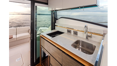 2019 TIARA YACHTS C49 Coupe - photo 19
