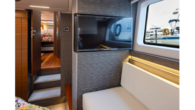 2019 TIARA YACHTS C49 Coupe - photo 32