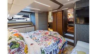 2019 TIARA YACHTS C49 Coupe - photo 33