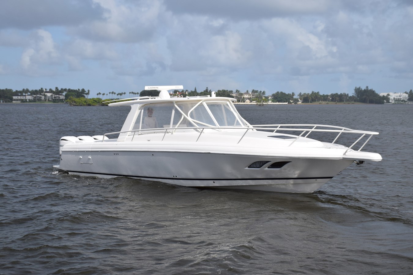 2008 INTREPID POWERBOATS INC. 390 Sport Yacht — photograph 2