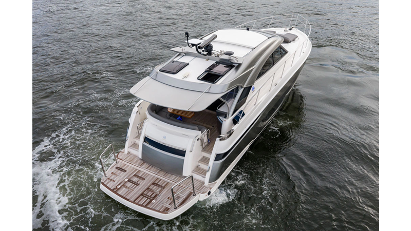 2026 RIVIERA 4600 Sport Yacht Platinum Edition