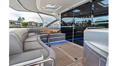 2026 RIVIERA 4600 Sport Yacht Platinum Edition - photo 8