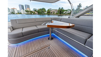 2026 RIVIERA 4600 Sport Yacht Platinum Edition - photo 10