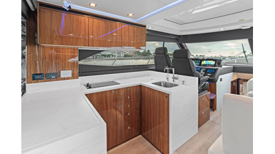 2026 RIVIERA 4600 Sport Yacht Platinum Edition - photo 16