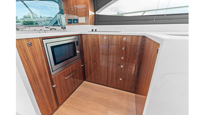2026 RIVIERA 4600 Sport Yacht Platinum Edition - photo 18