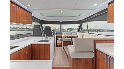 2026 RIVIERA 4600 Sport Yacht Platinum Edition - photo 21