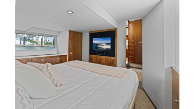 2026 RIVIERA 4600 Sport Yacht Platinum Edition - photo 37