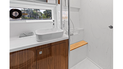 2026 RIVIERA 4600 Sport Yacht Platinum Edition - photo 39
