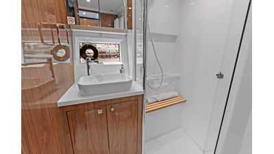 2026 RIVIERA 4600 Sport Yacht Platinum Edition - photo 45