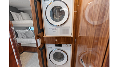 2026 RIVIERA 4600 Sport Yacht Platinum Edition - photo 47